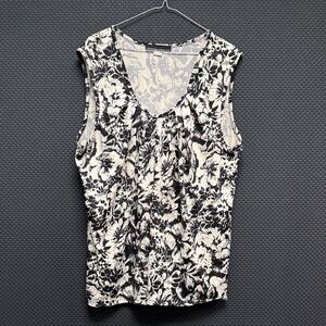 Sleeveless Floral V-Neck Camisole in Black and Cream